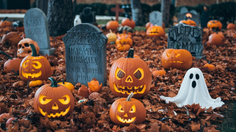 20 Halloween Graveyard Ideas to Spook Up Your Front Yard and Indoor Spaces